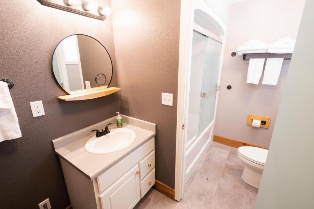 Room image 4