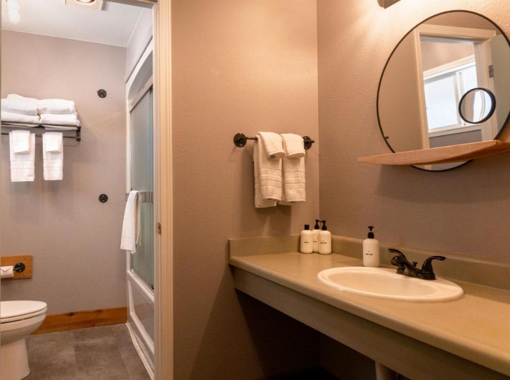 Room image 4