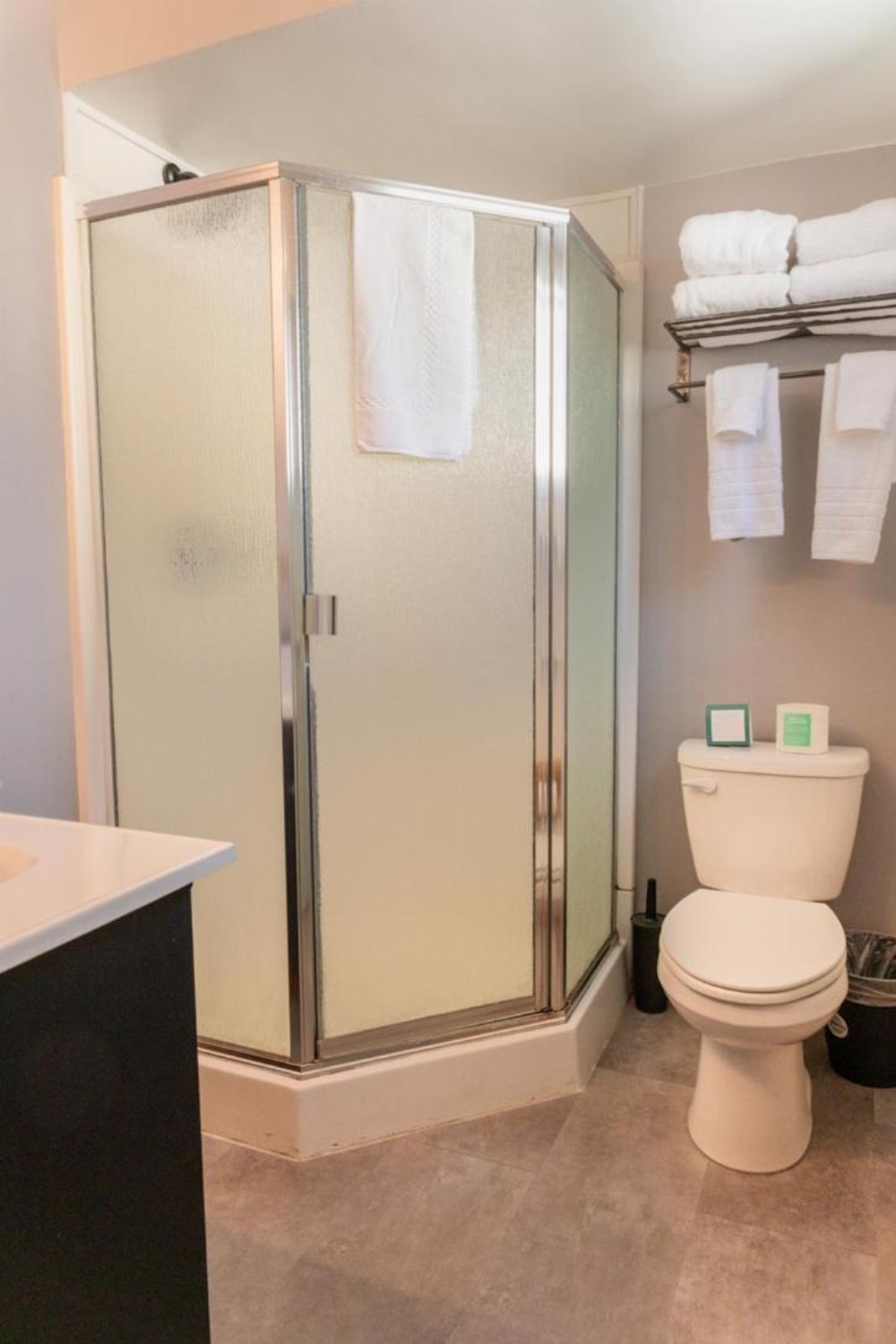 Room image 3